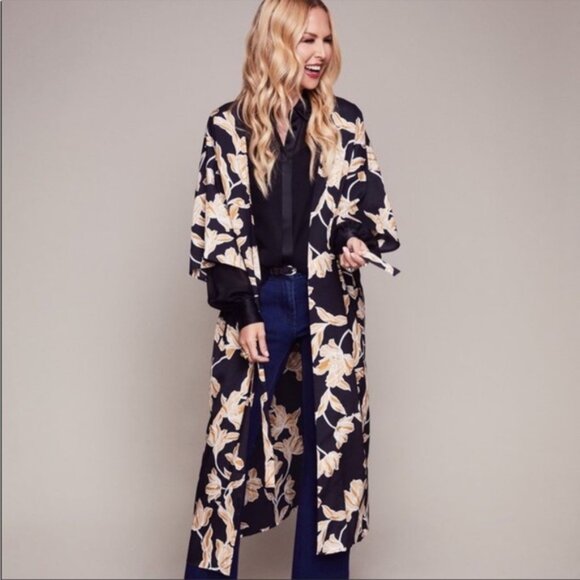 Maison Du Soir Luxe Neutral Floral Robe - NWT! - Picture 12 of 13